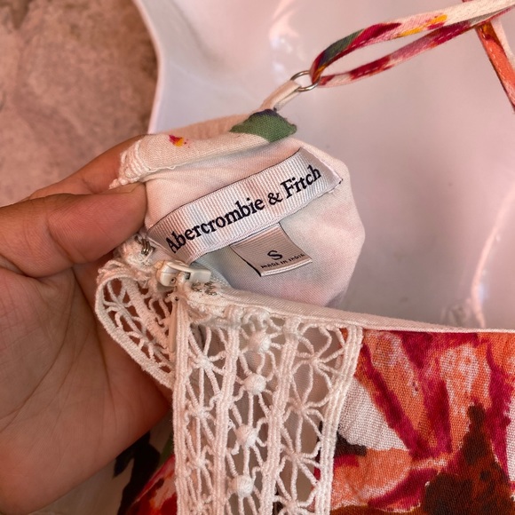 Abercrombie and Fitch Flower Romper - Picture 6 of 9